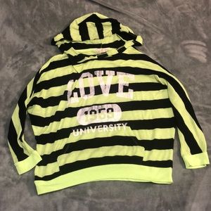 Derek Heart Hooded Cropped Shirt